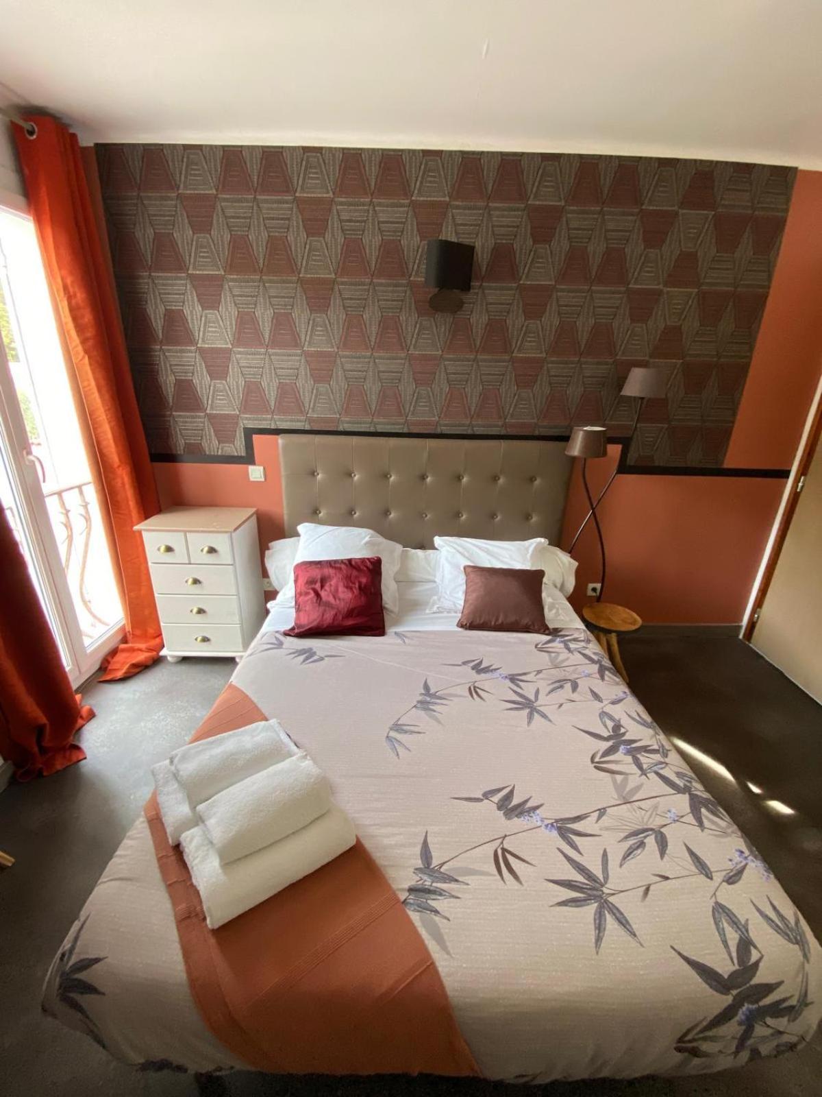 Auberge Les Galets Peyruis Exteriör bild