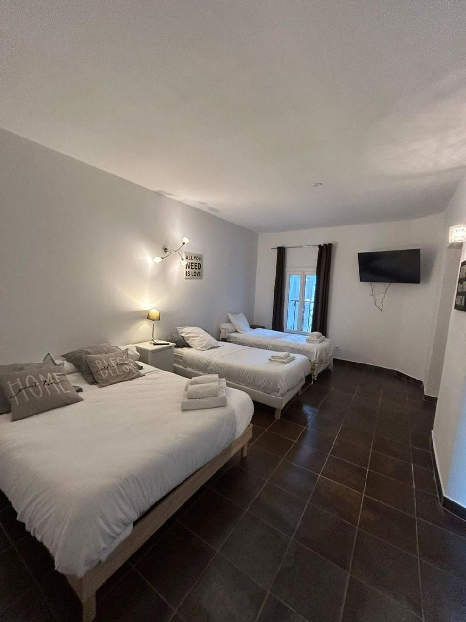 Auberge Les Galets Peyruis Exteriör bild